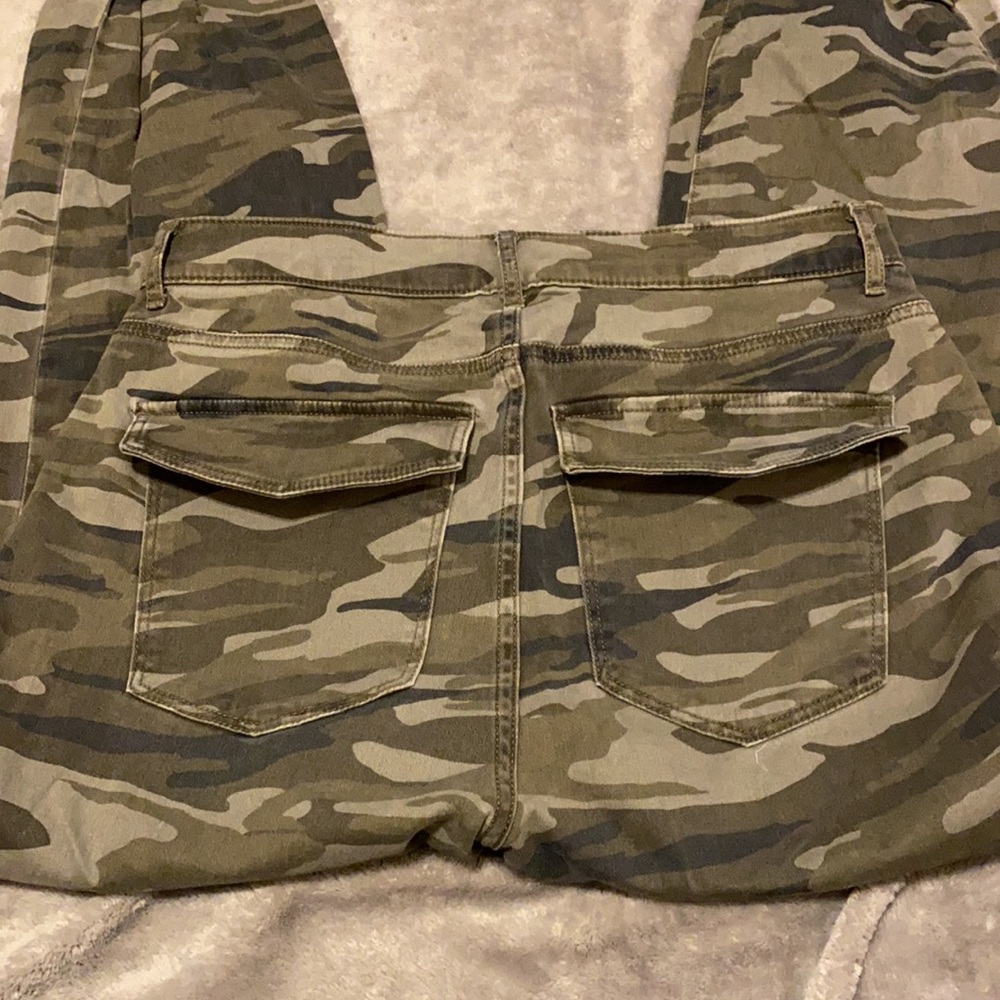Express High Rise Cargo Jean - Picture 6 of 6